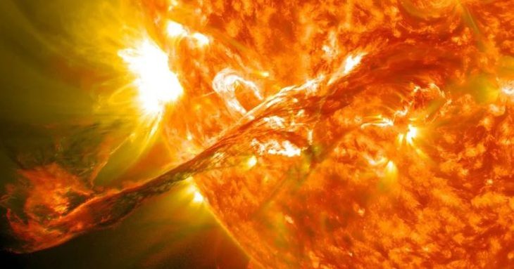 Bão mặt trời mạnh nhất 20 năm lại tạo ra cực quang rực rỡ- Ảnh 1. Trái đất có thể đón một cơn bão từ (CME) từ Mặt trời mạnh nhất trong 20 năm qua - Ảnh: NASA/GFSC/SDO
