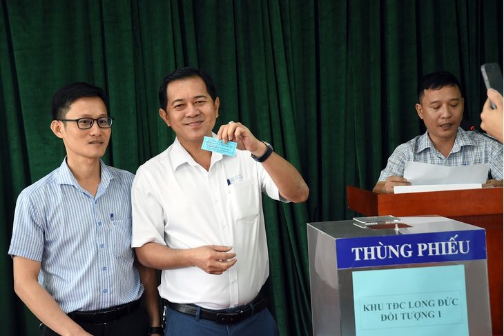 boc-tham-tai-dinh-cu-17375203731271465378128 82 hộ dân bốc thăm nhận đất tái định cư cao tốc Biên Hòa - Vũng Tàu - Ảnh 1.