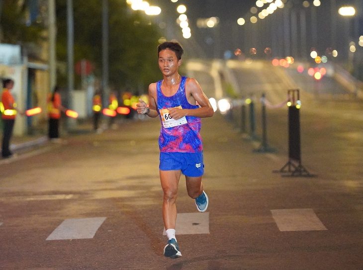8.000 người chạy giải VnExpress Marathon đêm lần đầu tổ chức ở Đà Nẵng- Ảnh 1. Giải chạy đêm VnExpress Marathon Midnight lần đầu tiên tổ chức ở Đà Nẵng sau khi đã tổ chức thành công ở Hà Nội và TP.HCM - Ảnh: BTC cung cấp