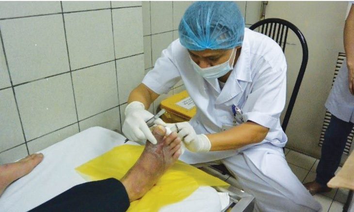 Ăn sáng trễ dễ đái tháo đường? - Ảnh 1. Chăm sóc bệnh nhân đái tháo đường tại Bệnh viện Bạch Mai