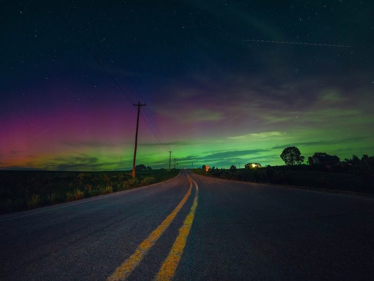northern-lights-01-gty-jef-2410091728499109985hpmain4x3-17285408856831417672790 Bão Mặt trời cực mạnh sắp tác động đến Trái Đất - Ảnh 1.