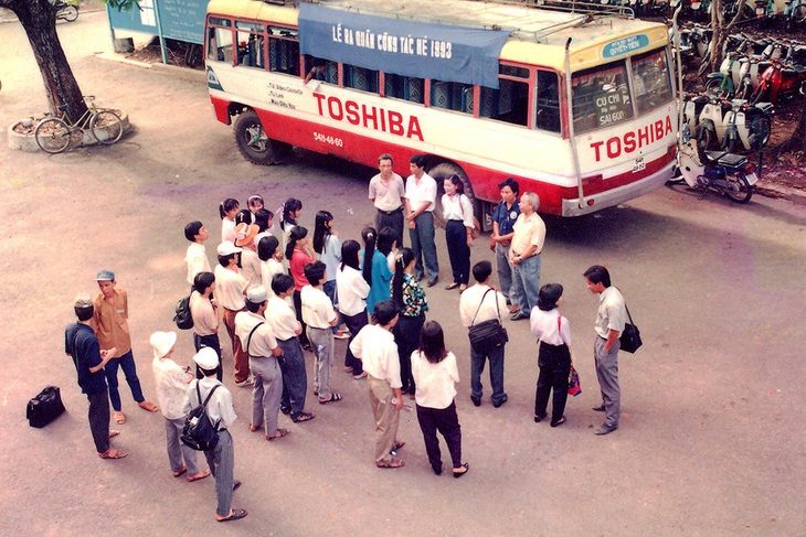 30 năm Mùa hè xanh - hành trình khát khao cống hiến - Kỳ 1: Những ngày đầu sinh viên tình nguyện - Ảnh 1. Các chương trình Sinh hoạt hè, tiền thân chiến dịch Ánh sáng văn hóa hè chỉ bắt đầu với 35 sinh viên tham gia - Ảnh: CÔNG TRIỆU chụp lại