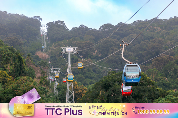 Hệ thống cáp treo dài 1.600m tại TTC World - Tà Cú đưa du khách băng qua thảm rừng xanh đến chiêm bái tượng Phật nằm trên đỉnh núi. Ảnh: Đ.H Hệ thống cáp treo dài 1.600m tại TTC World - Tà Cú đưa du khách băng qua thảm rừng xanh đến chiêm bái tượng Phật nằm trên đỉnh núi - Ảnh: Đ.H