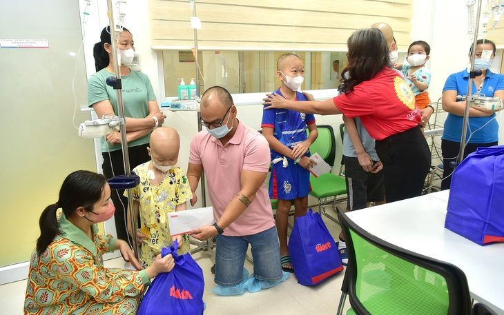 99 năm Ngày Báo chí cách mạng Việt Nam: Giữ 'thương hiệu' để hấp dẫn bạn đọc- Ảnh 1. 99 năm Ngày Báo chí cách mạng Việt Nam: Giữ 'thương hiệu' để hấp dẫn bạn đọc- Ảnh 1.